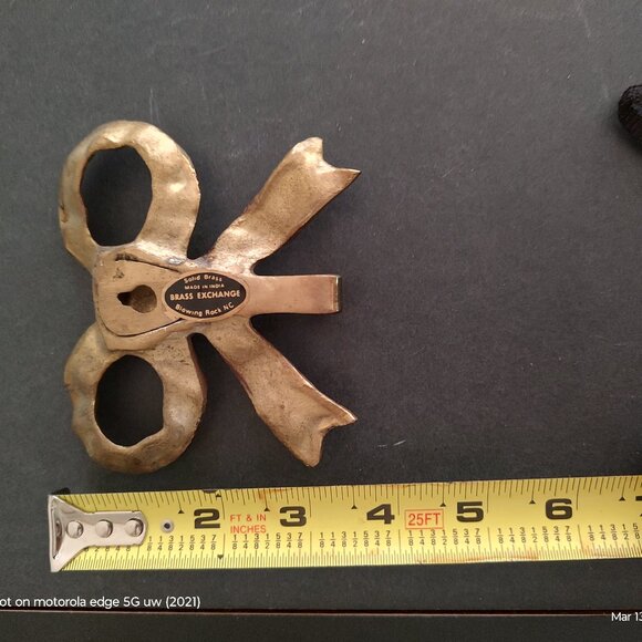SOLID CAST BRASS BOW SHAPE HANGER MADE IN INDIA PURCHASED IN BLOWING ROCK NC - Picture 4 of 4